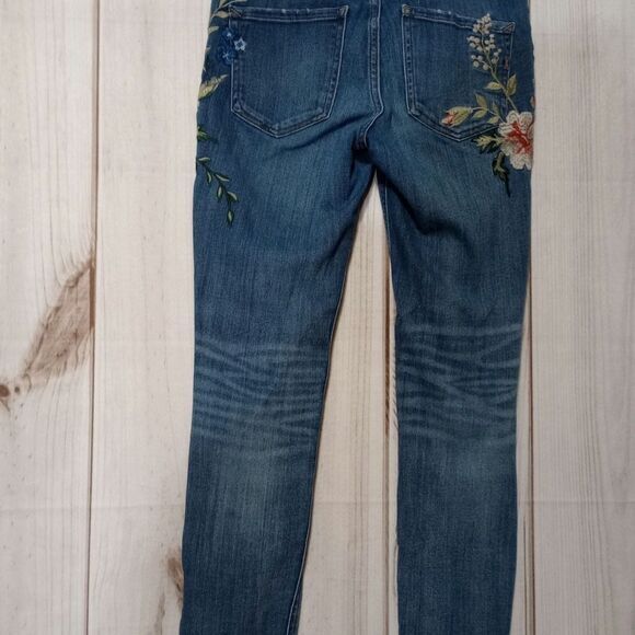 Ladies 2 Embroidered Ripped Distressed Jeans Floral Design Denim - Picture 2 of 8